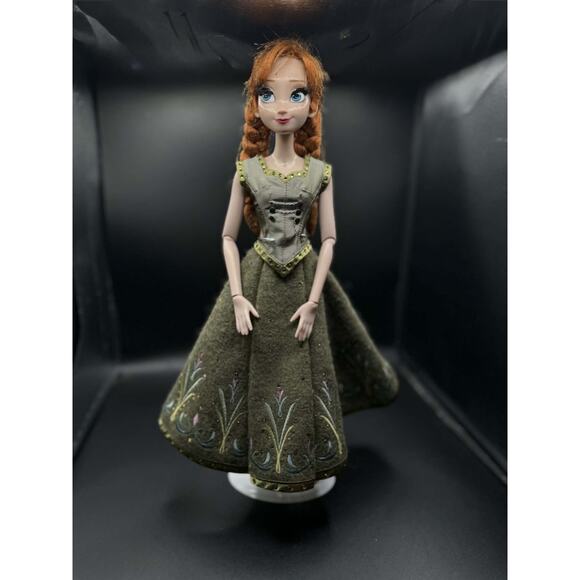 Disney Store Frozen Anna Limited Edition 5000 Collector 17 Doll Green Dress